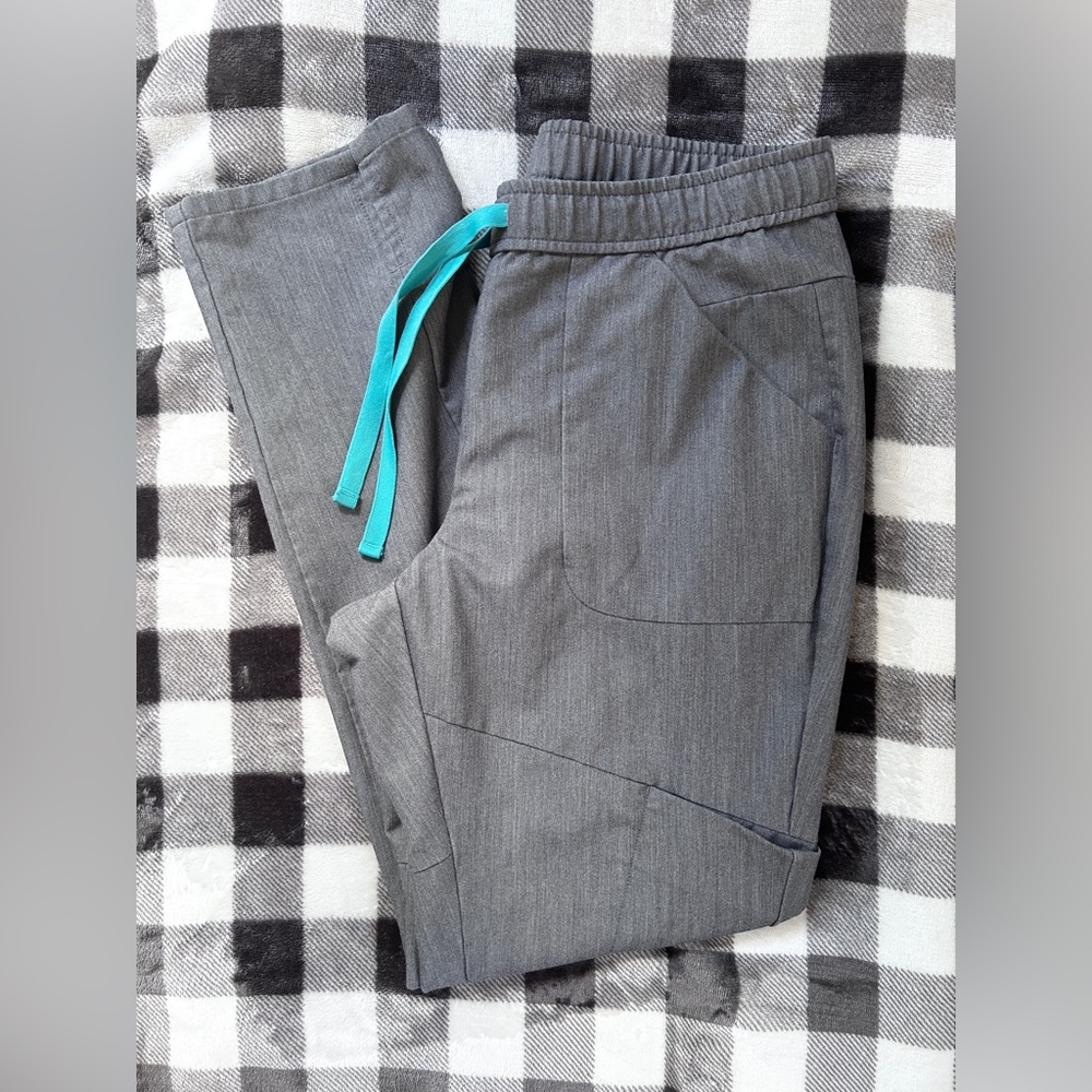 FIGS Technical Collection Cargo Scrub Pants Small